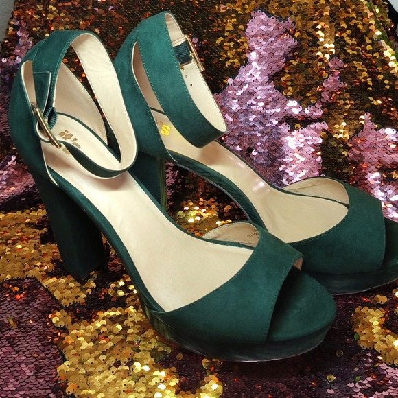 IT'S Shoes - IT'S NWOT Emerald Heel